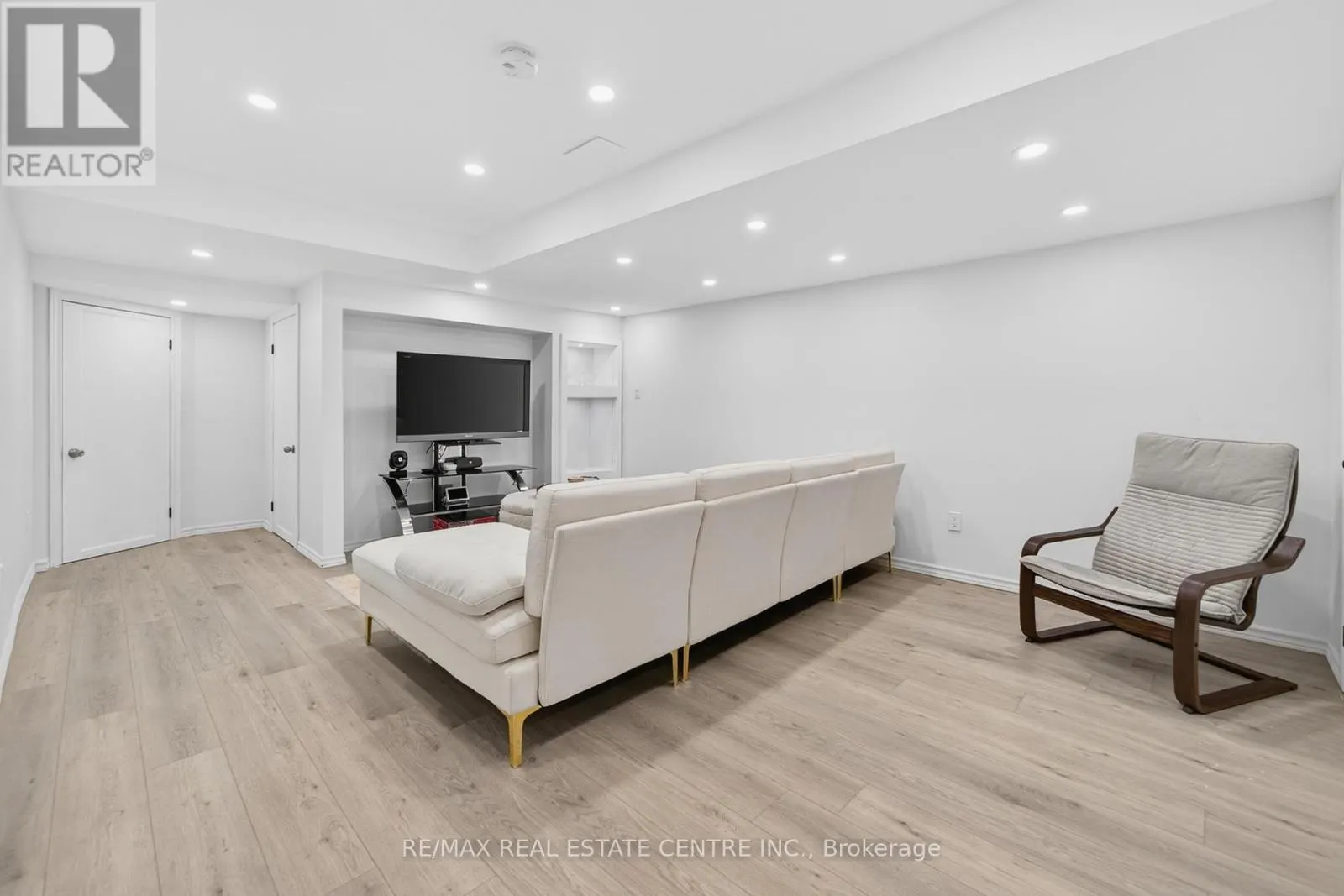 31 MARTREE CRESCENT