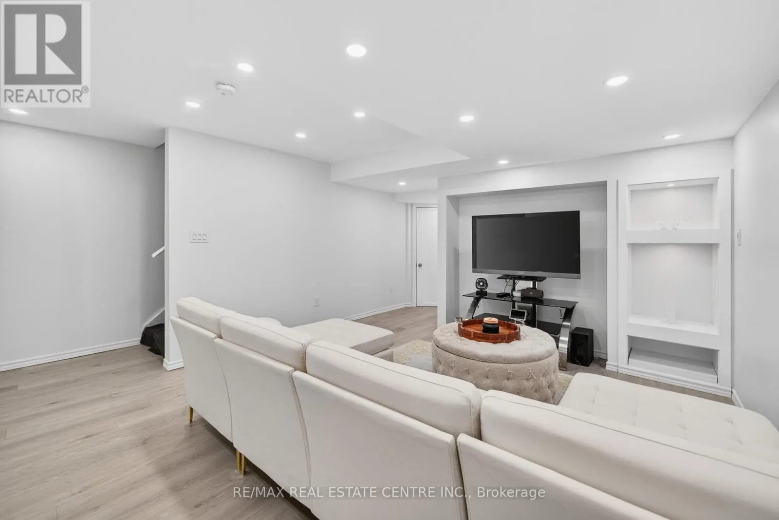 31 MARTREE CRESCENT