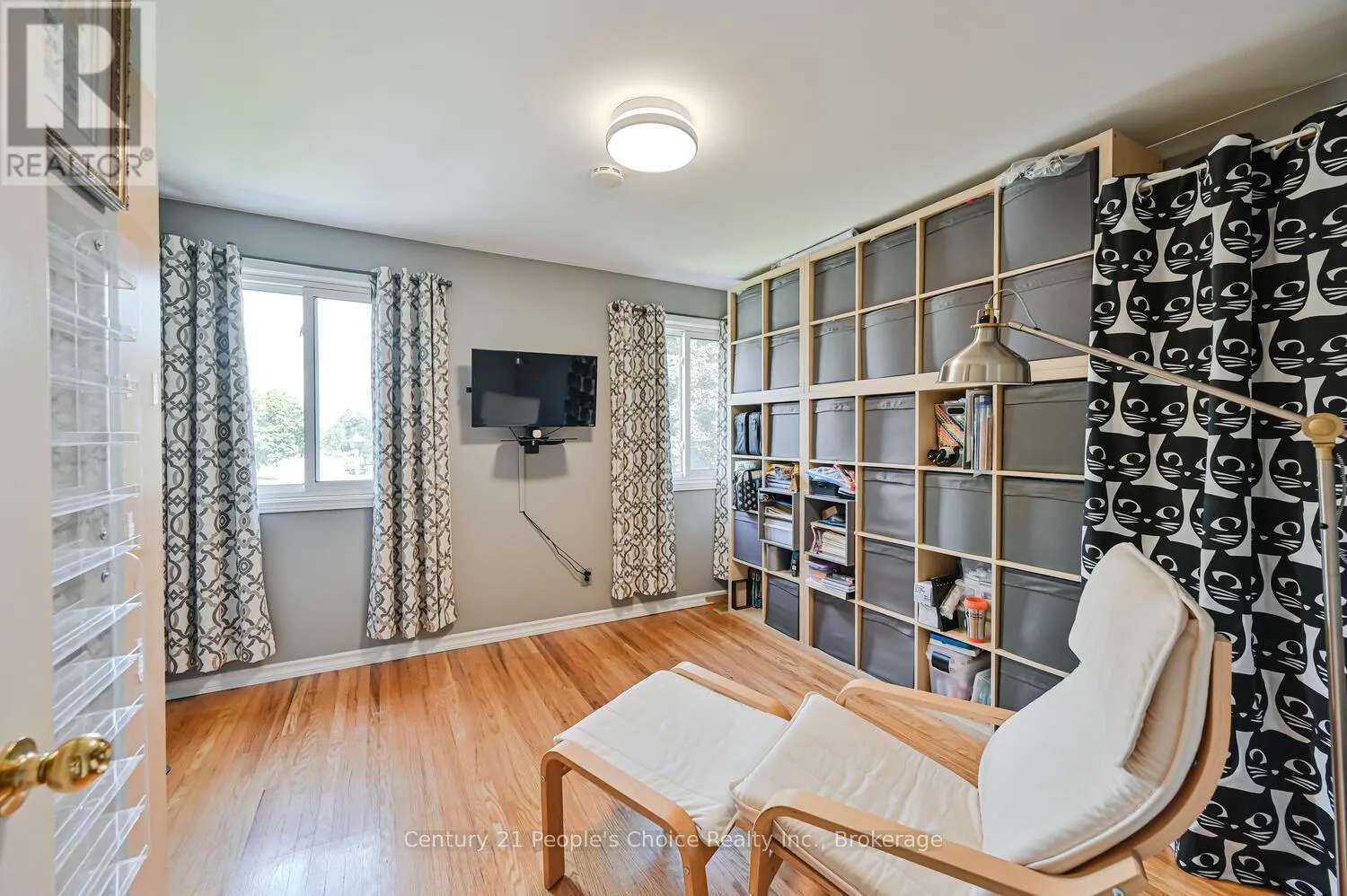 2 FONTAINE COURT