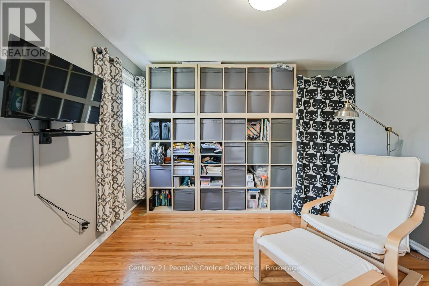 2 FONTAINE COURT