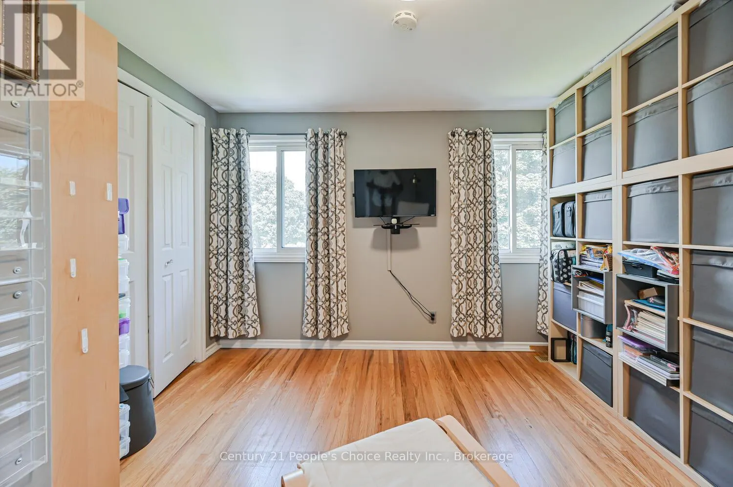 2 FONTAINE COURT