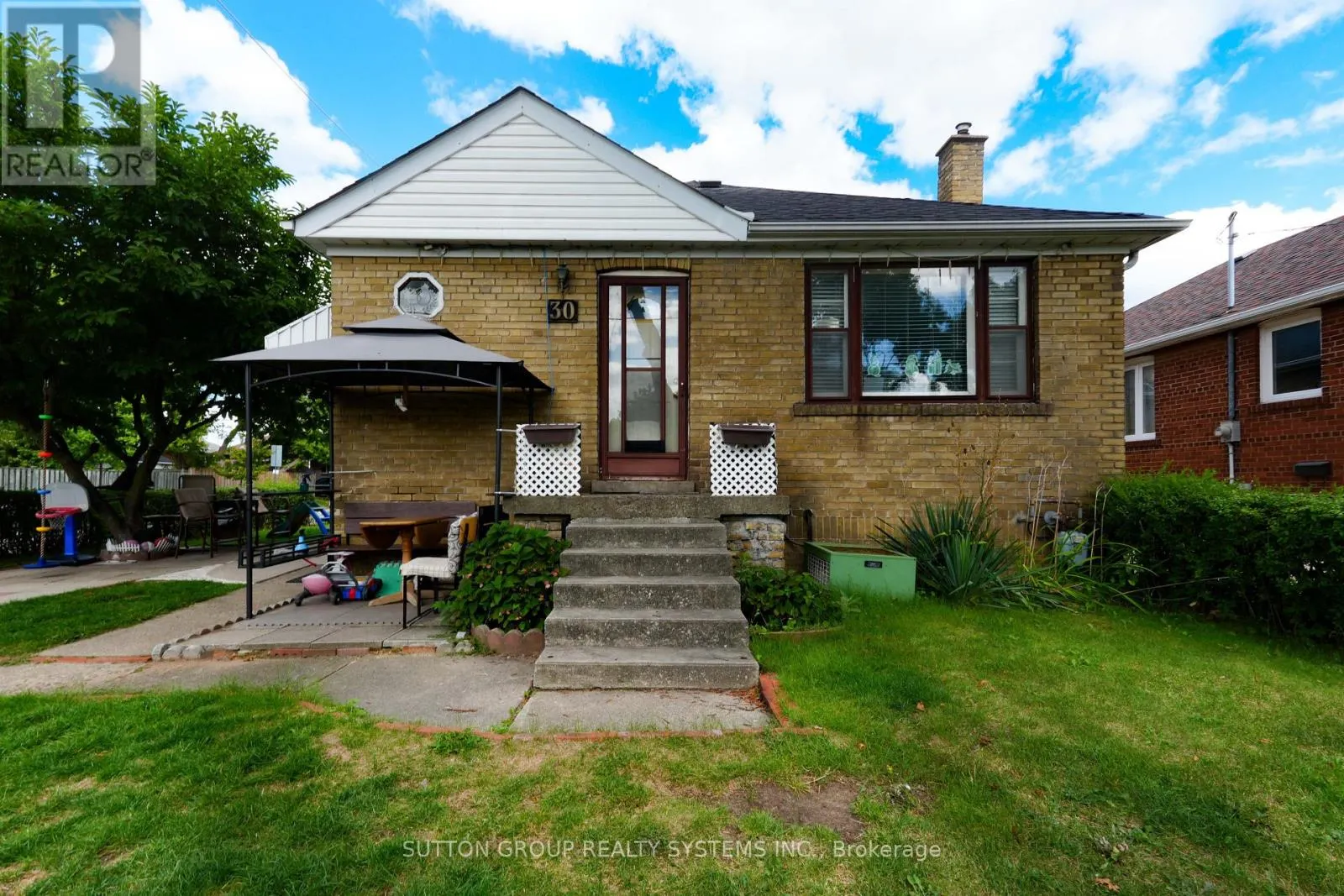 30 SILVERCREST AVENUE