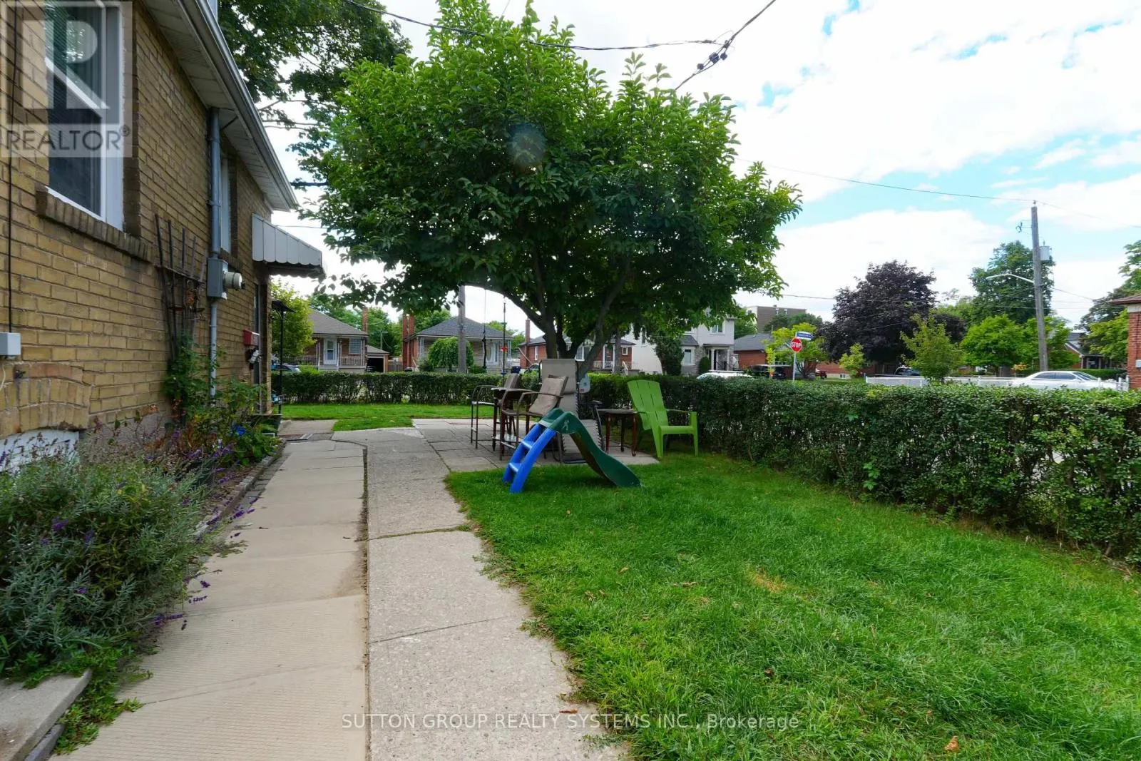 30 SILVERCREST AVENUE