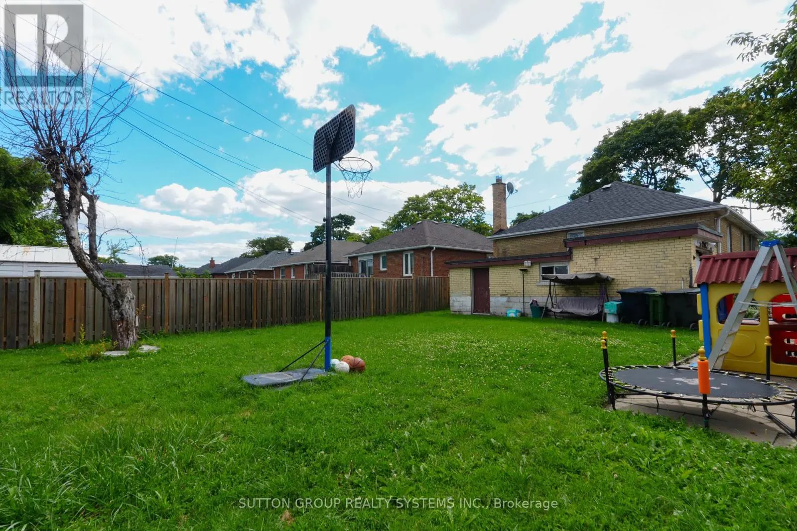 30 SILVERCREST AVENUE