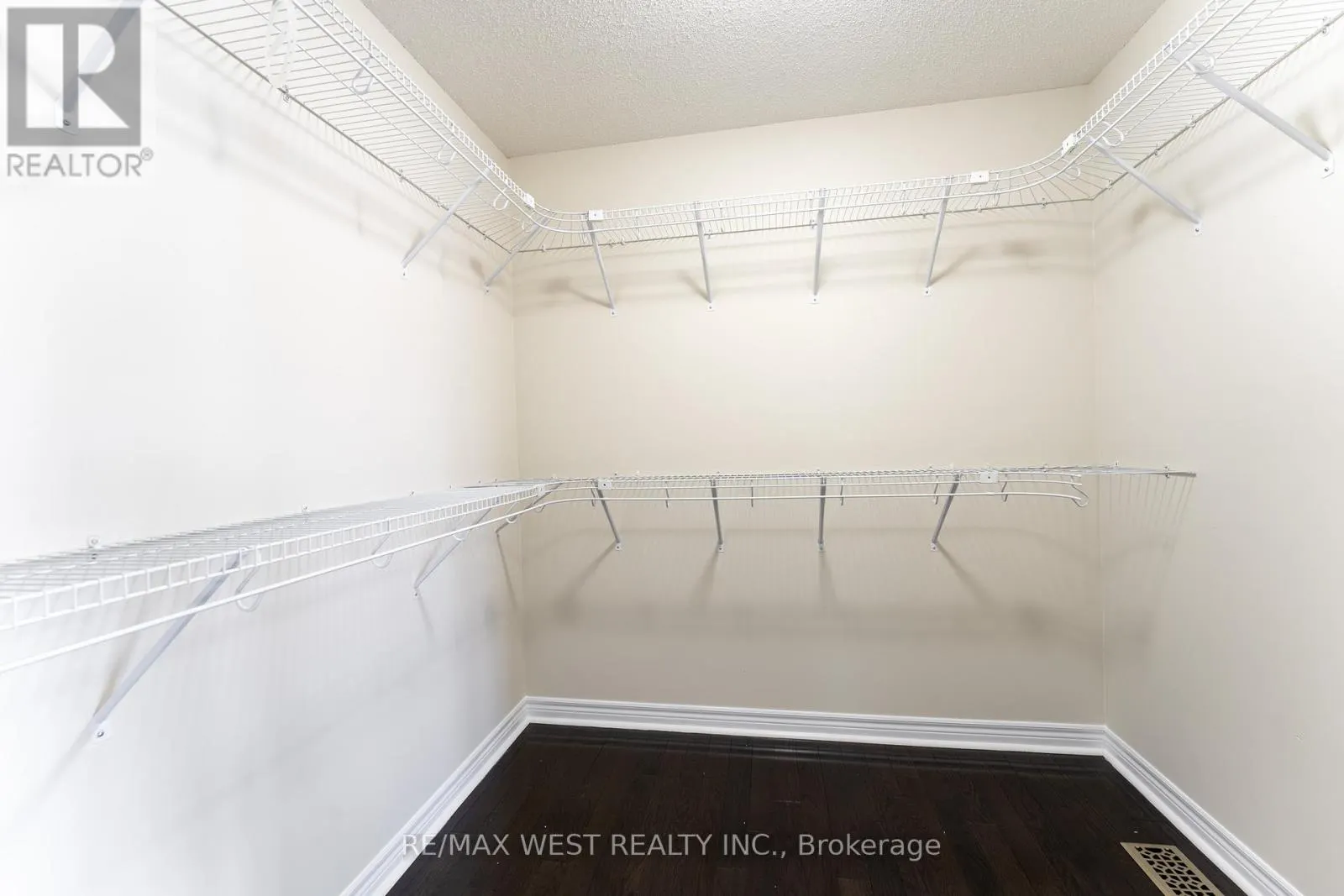 2120 FIDDLERS WAY