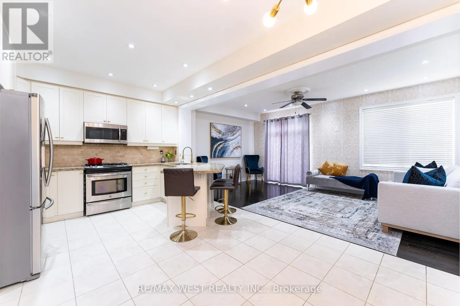 2120 FIDDLERS WAY