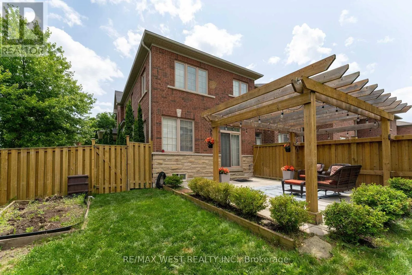 2120 FIDDLERS WAY
