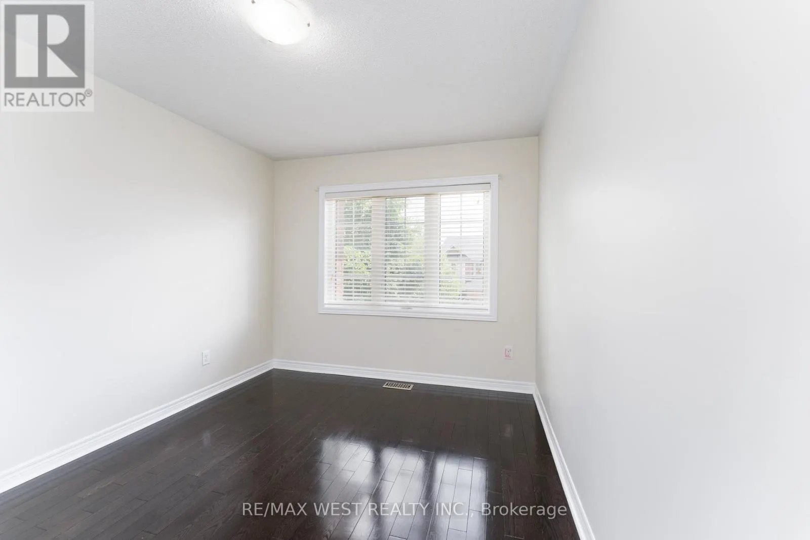 2120 FIDDLERS WAY