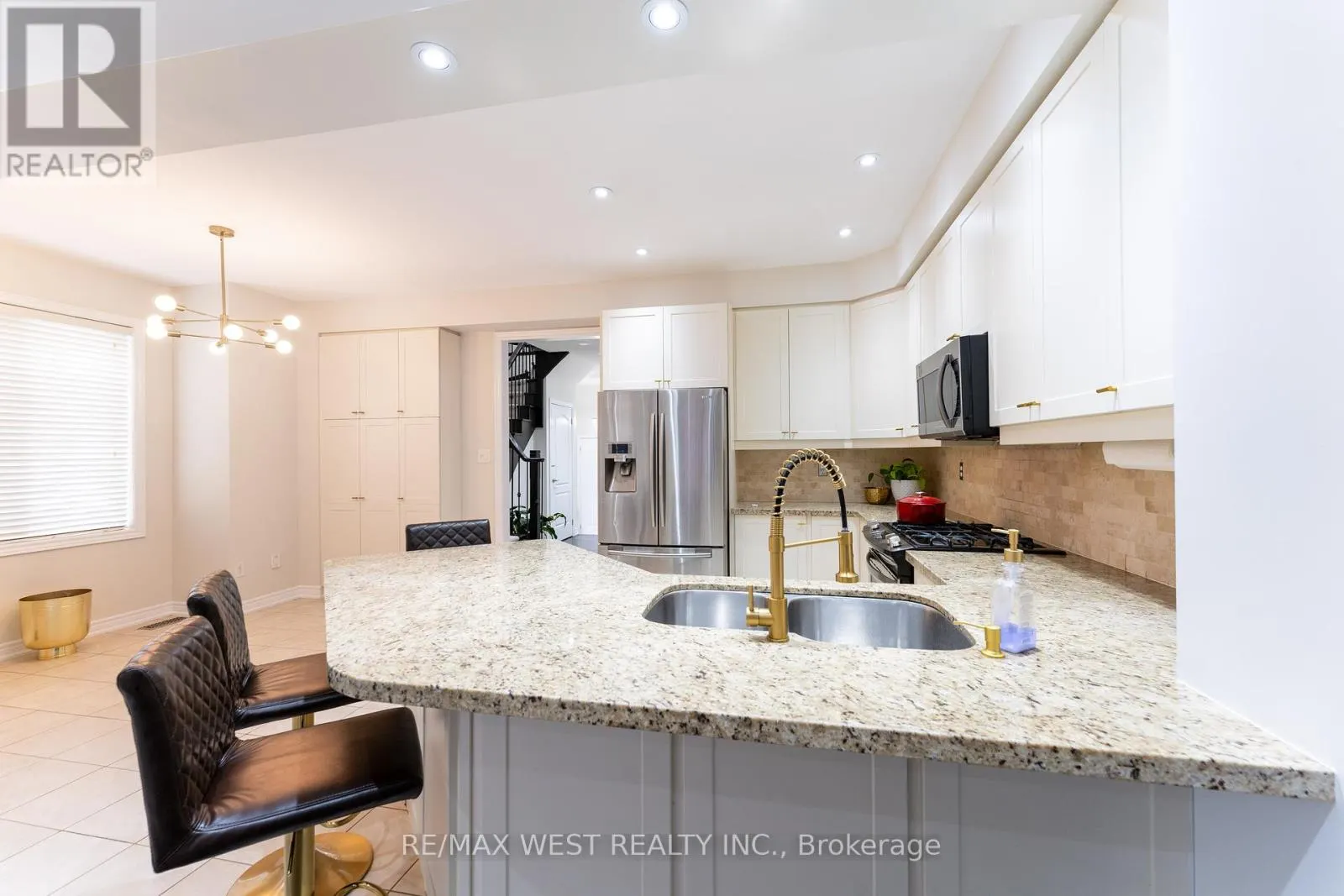 2120 FIDDLERS WAY