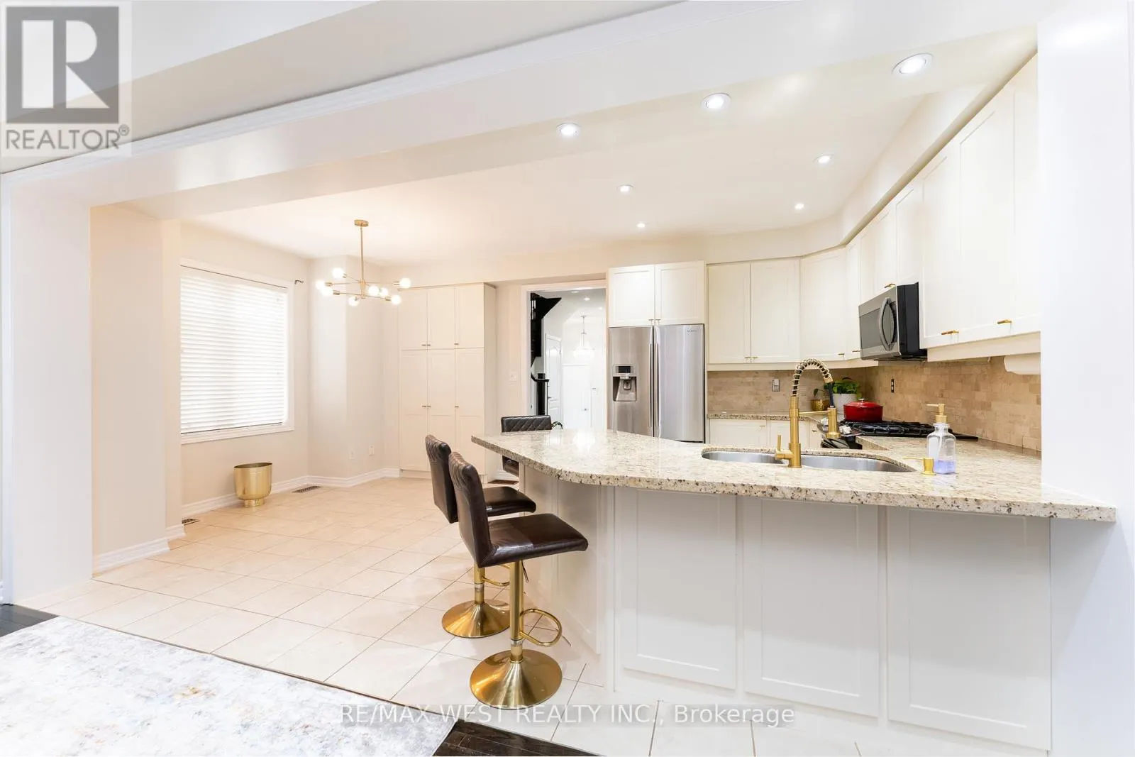 2120 FIDDLERS WAY