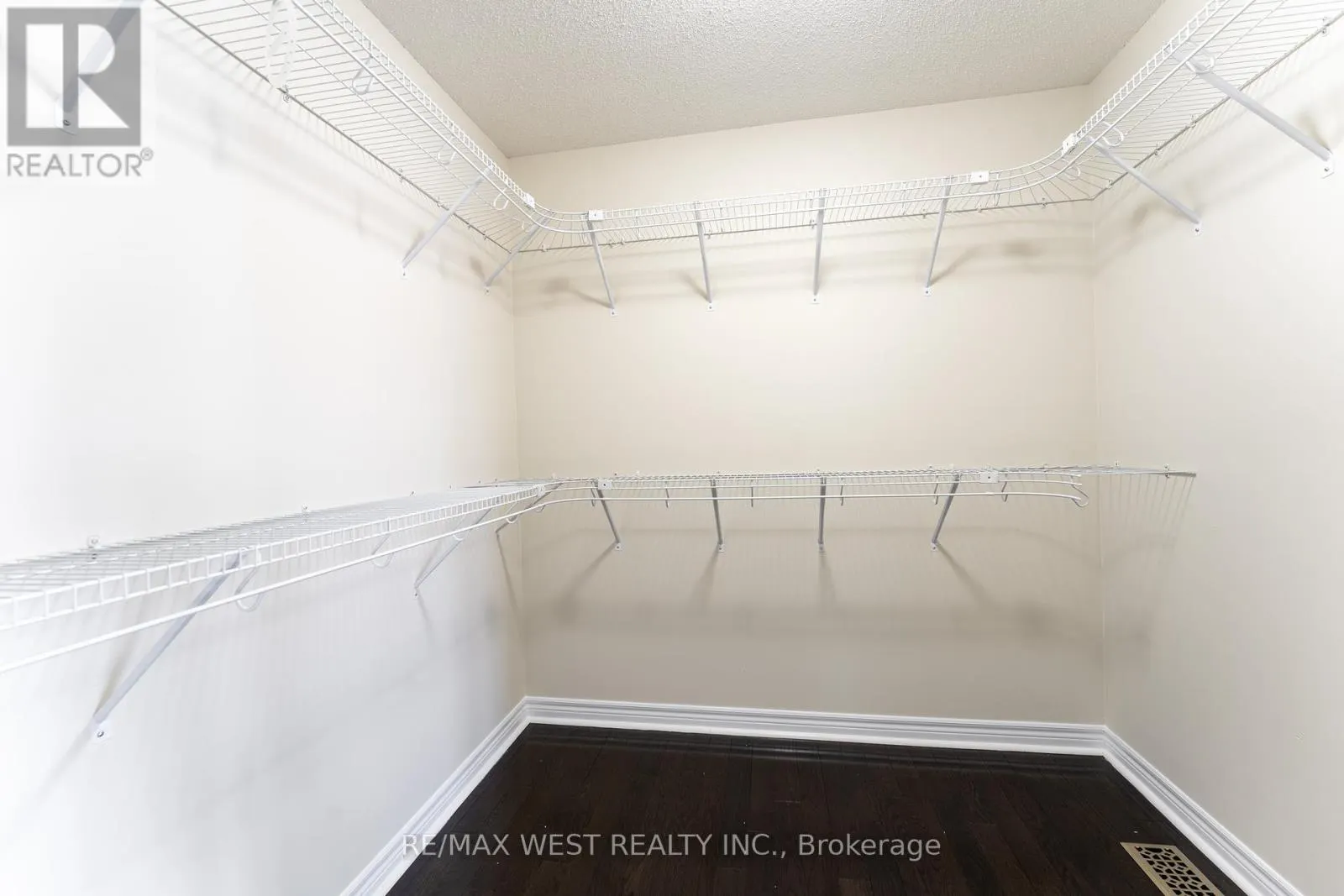 2120 FIDDLERS WAY