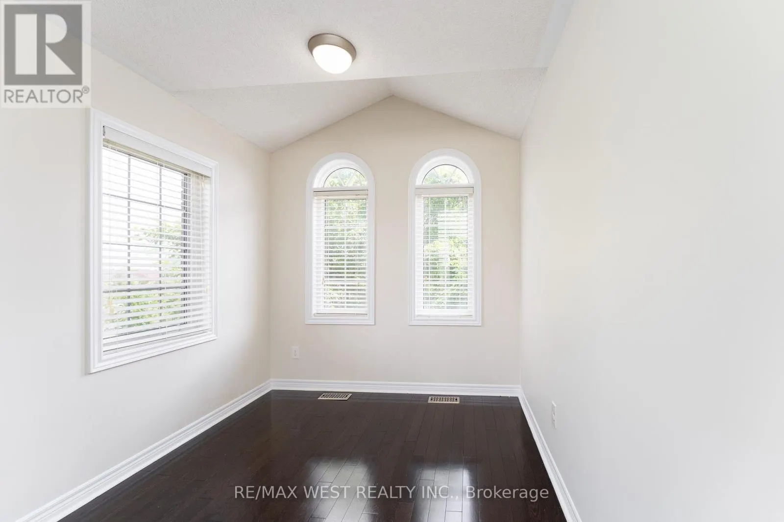 2120 FIDDLERS WAY