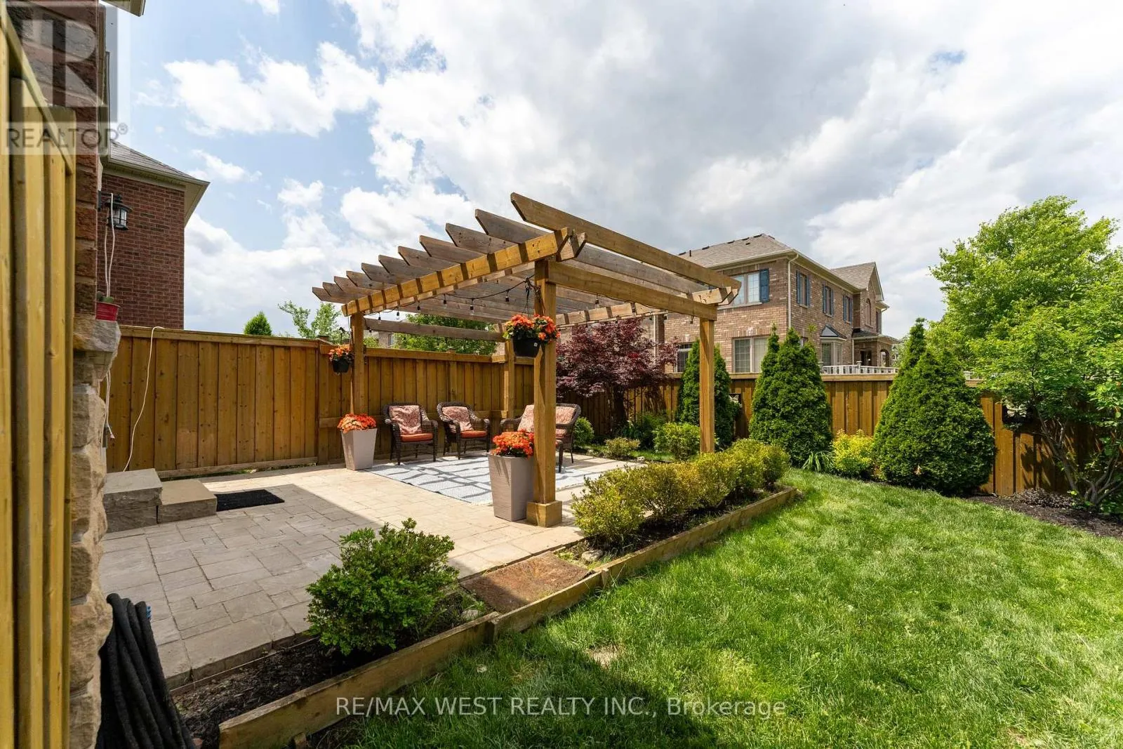 2120 FIDDLERS WAY