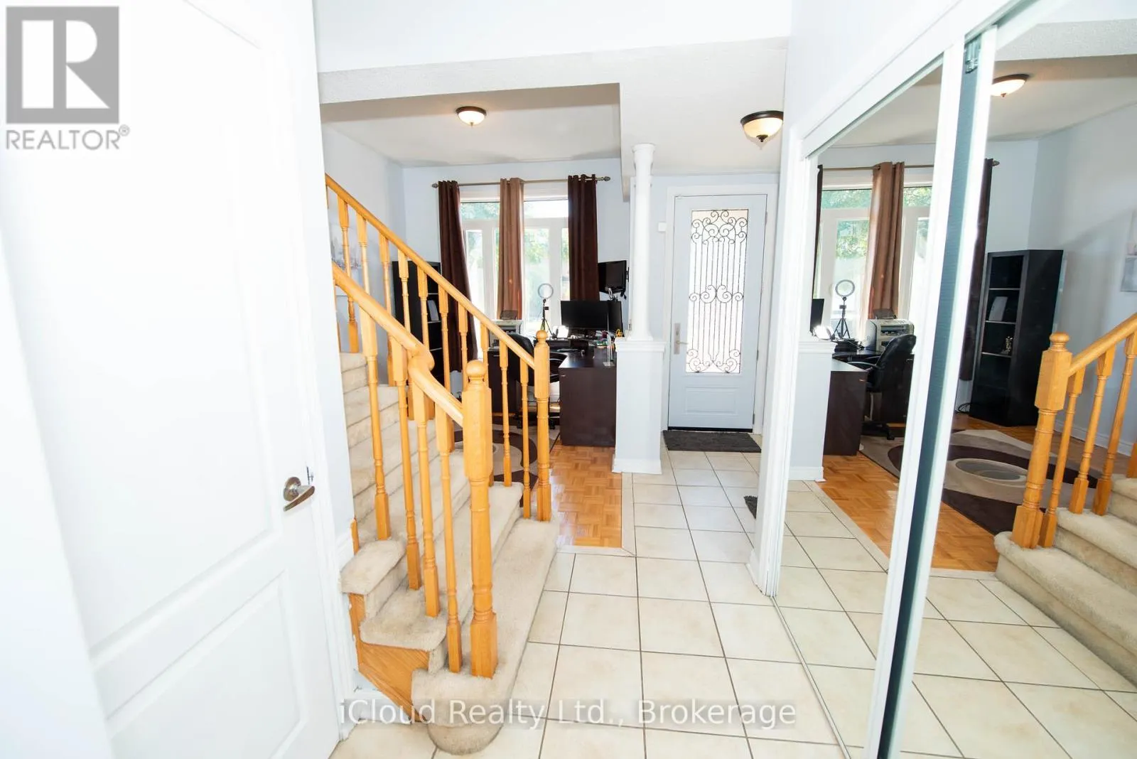 19 FOUNTAINVIEW WAY