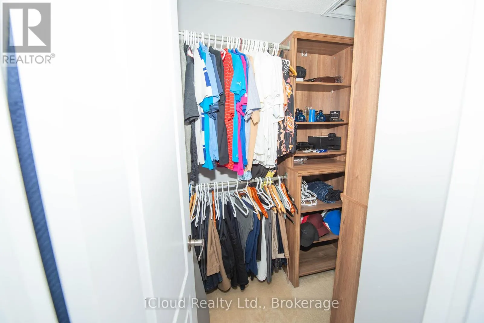 19 FOUNTAINVIEW WAY
