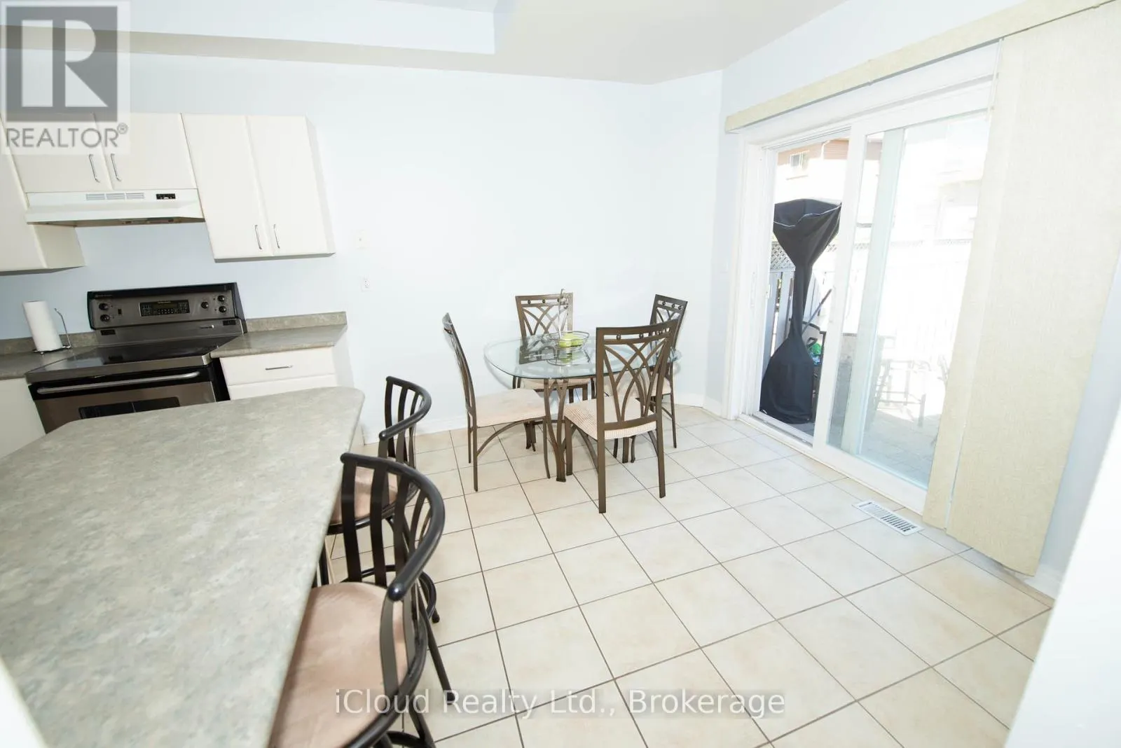19 FOUNTAINVIEW WAY