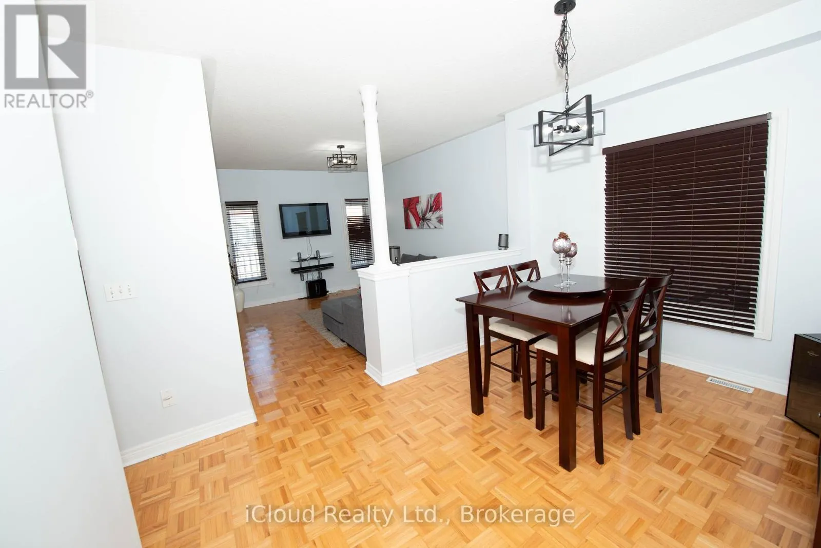 19 FOUNTAINVIEW WAY