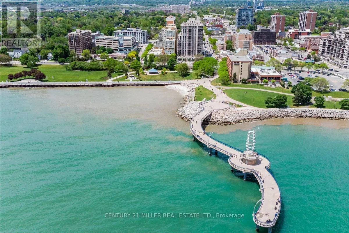 4 - 5427 LAKESHORE ROAD