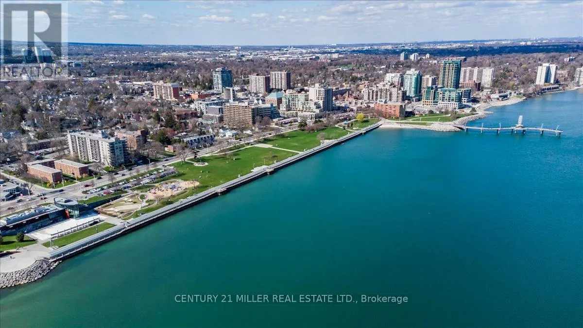4 - 5427 LAKESHORE ROAD