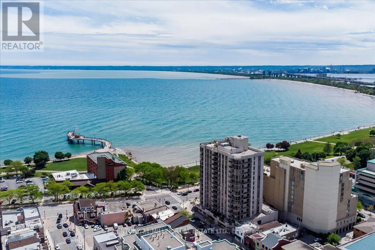 4 - 5427 LAKESHORE ROAD