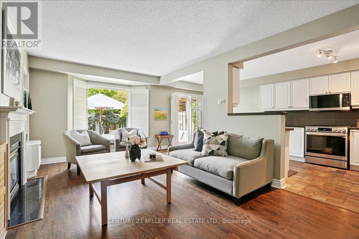 4 - 5427 LAKESHORE ROAD