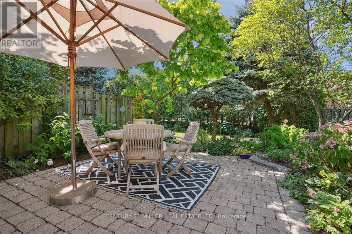 4 - 5427 LAKESHORE ROAD