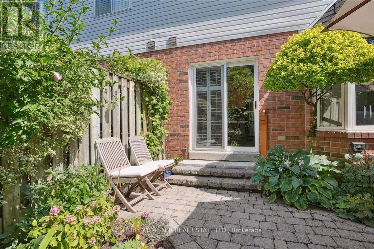 4 - 5427 LAKESHORE ROAD