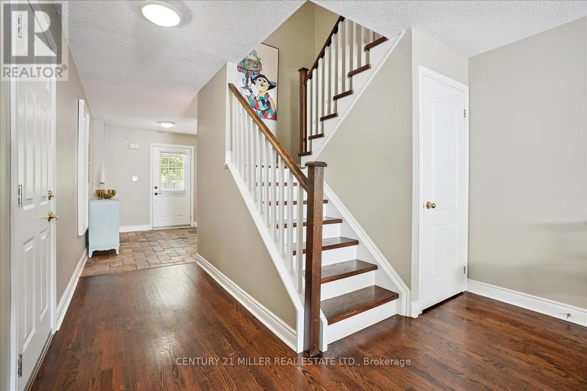 4 - 5427 LAKESHORE ROAD