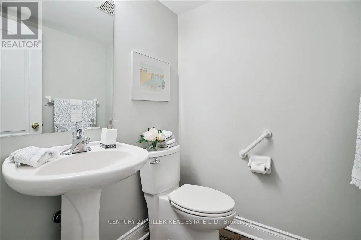 4 - 5427 LAKESHORE ROAD