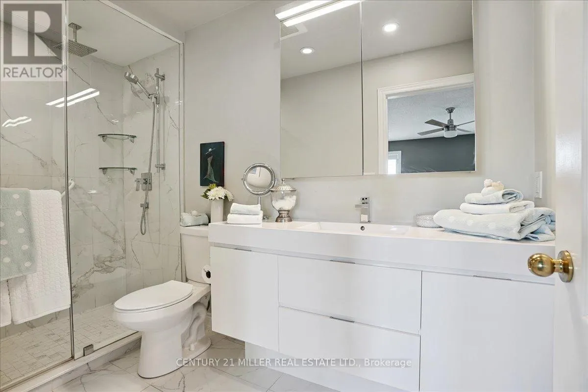 4 - 5427 LAKESHORE ROAD