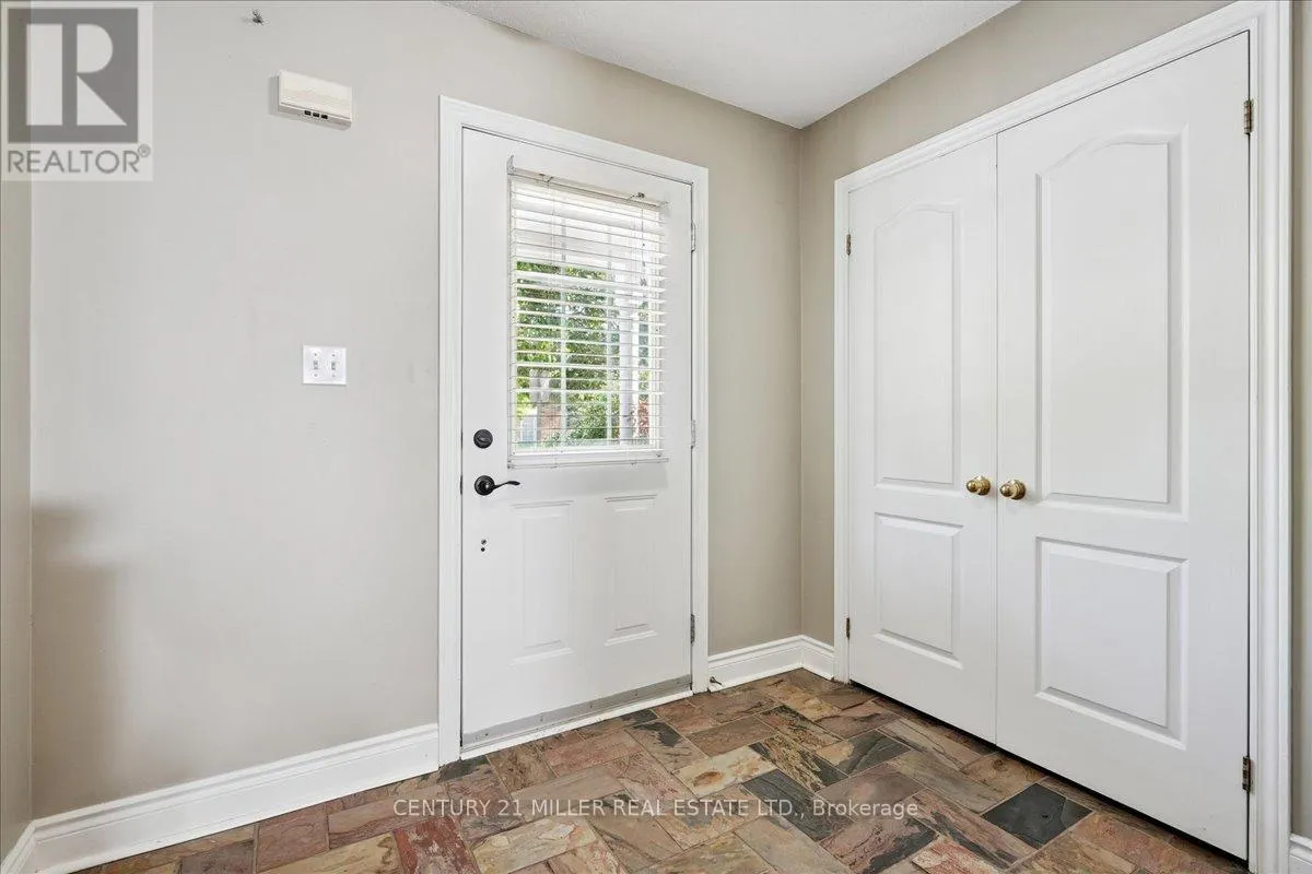 4 - 5427 LAKESHORE ROAD