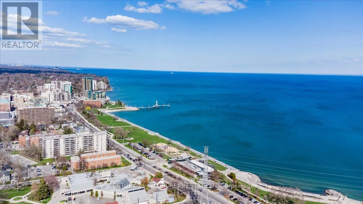 4 - 5427 LAKESHORE ROAD