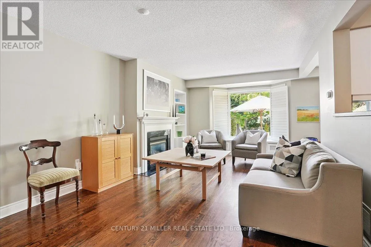 4 - 5427 LAKESHORE ROAD