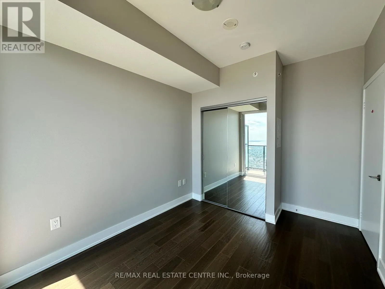 4911 - 30 SHORE BREEZE DRIVE