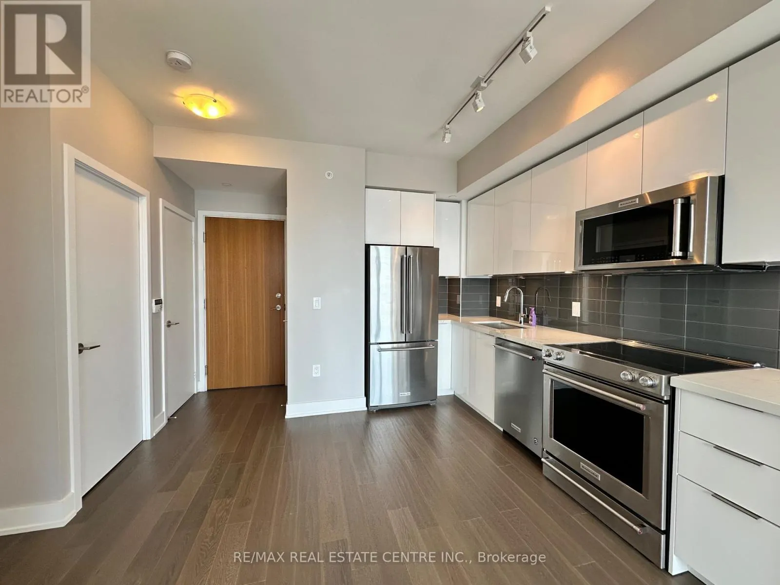 4911 - 30 SHORE BREEZE DRIVE