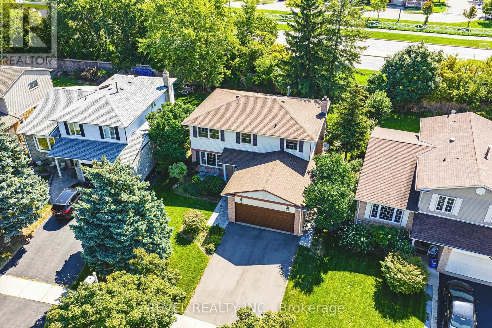 594 MOORELANDS CRESCENT