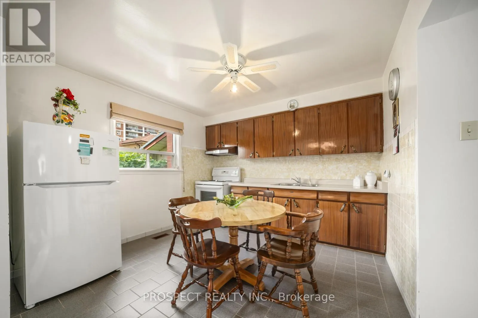 8 SONNET COURT