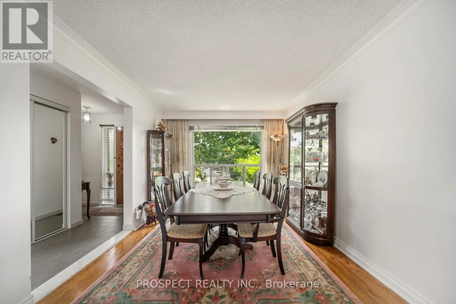 8 SONNET COURT