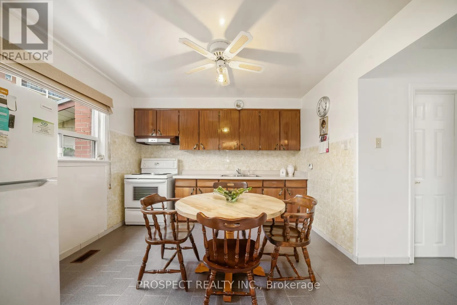 8 SONNET COURT
