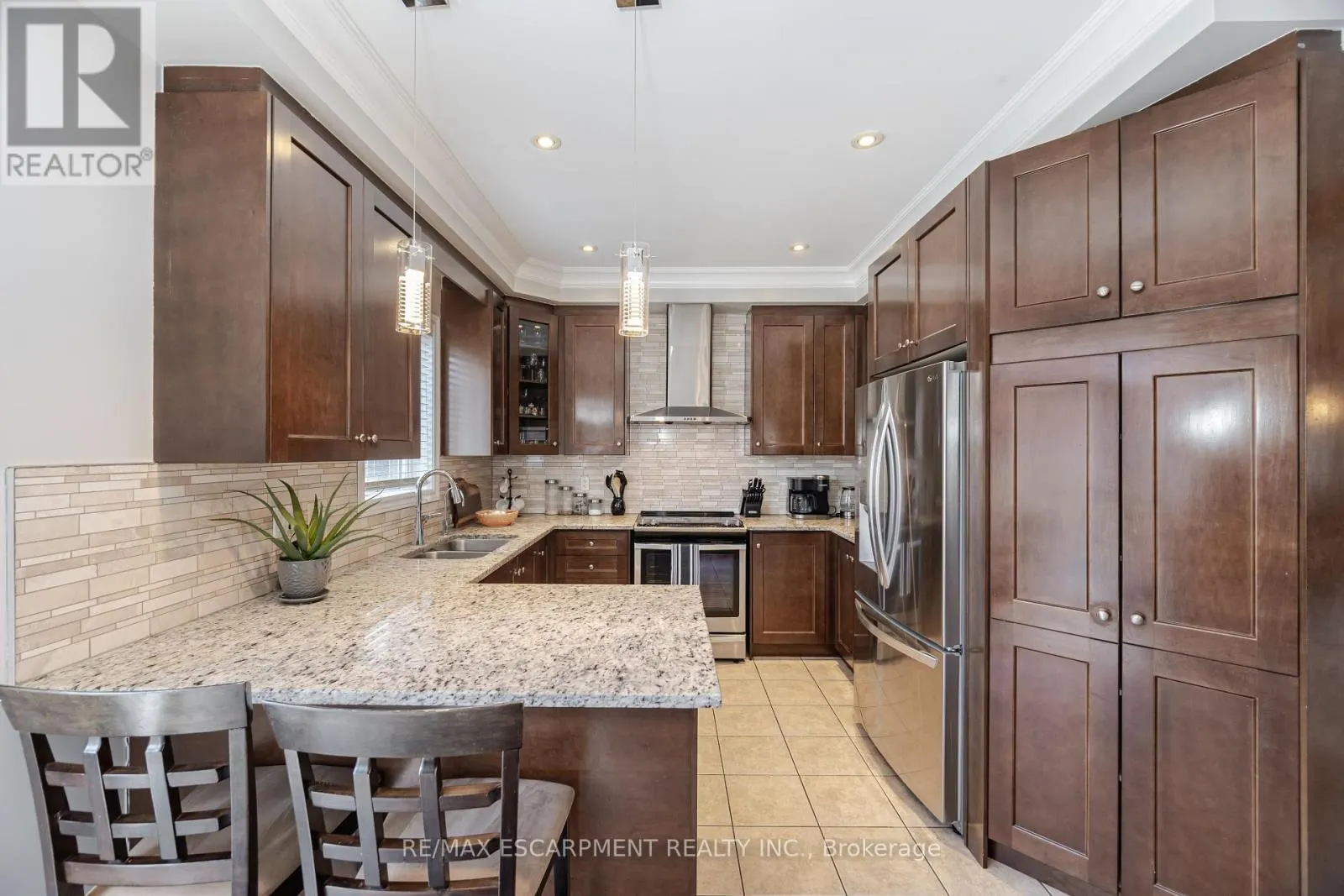 31 VANDERBRINK DRIVE