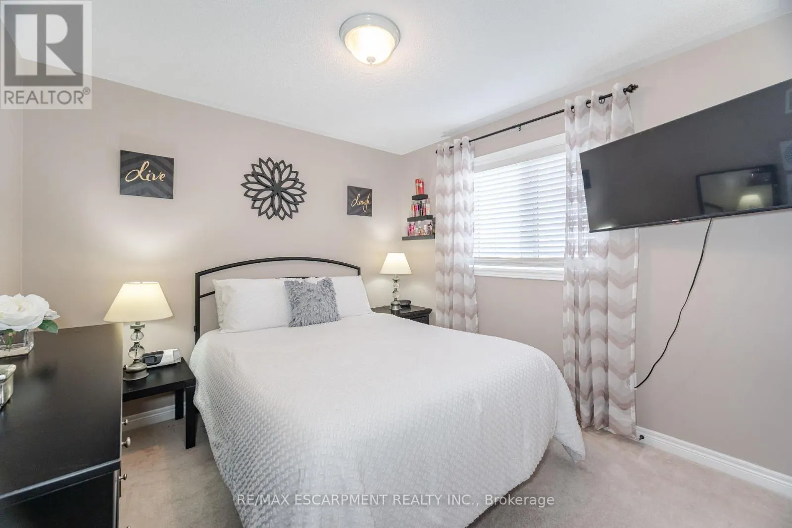31 VANDERBRINK DRIVE