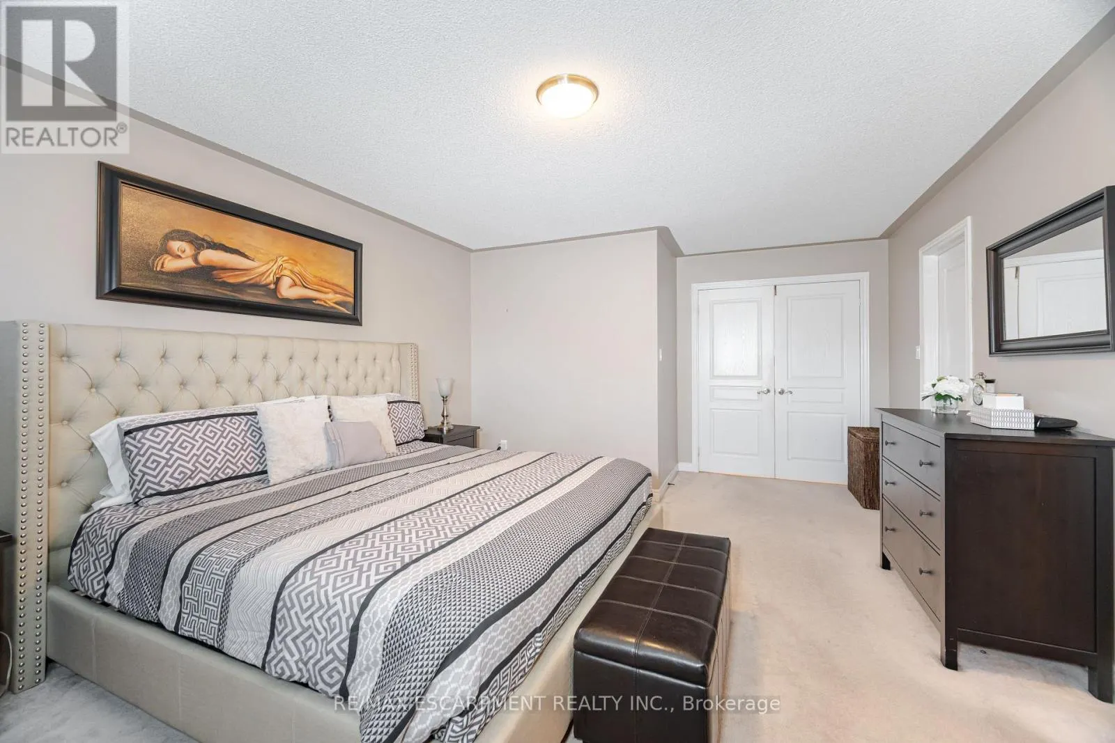 31 VANDERBRINK DRIVE