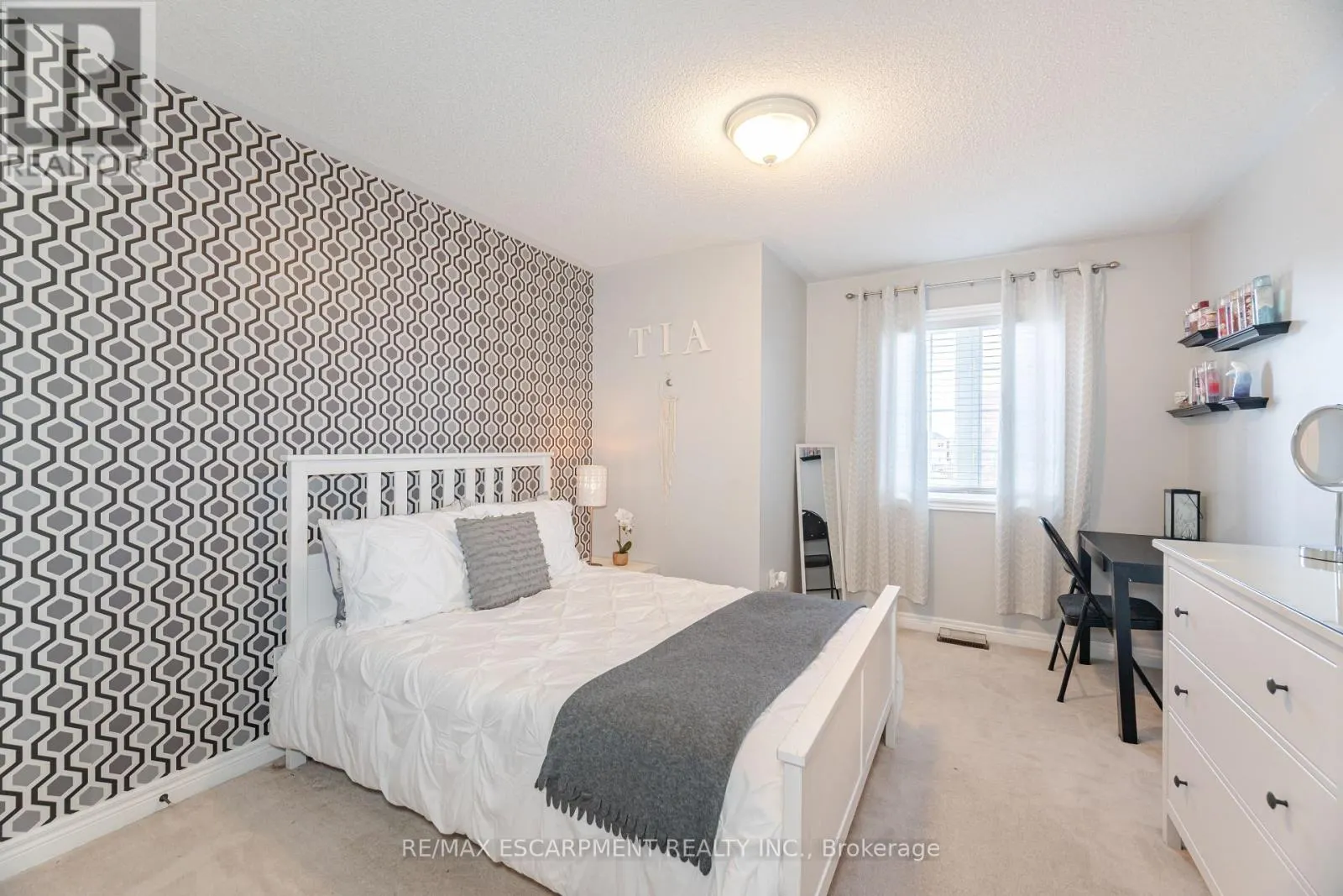 31 VANDERBRINK DRIVE