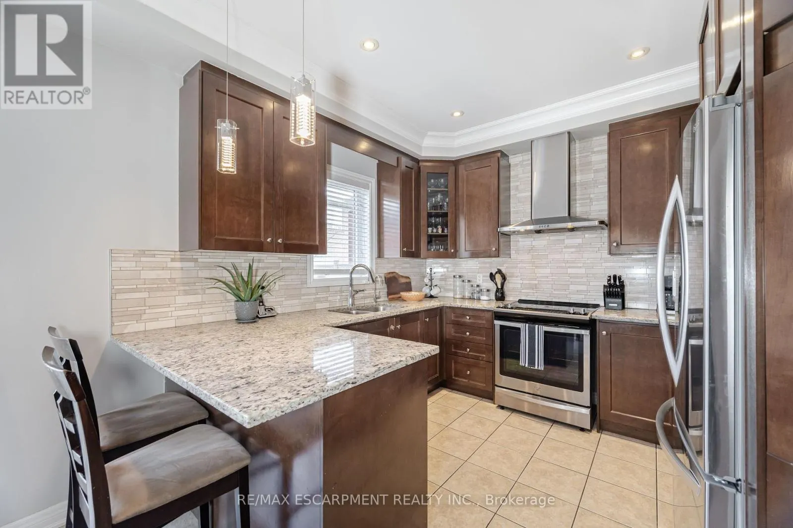 31 VANDERBRINK DRIVE
