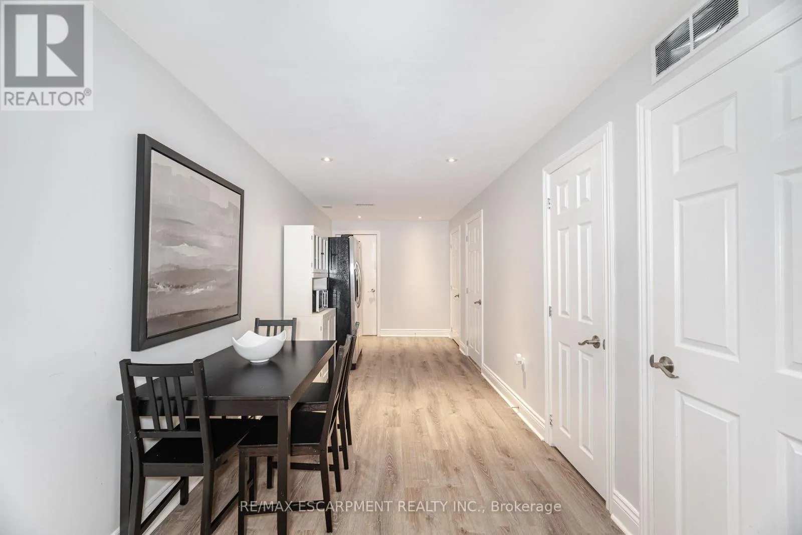 31 VANDERBRINK DRIVE