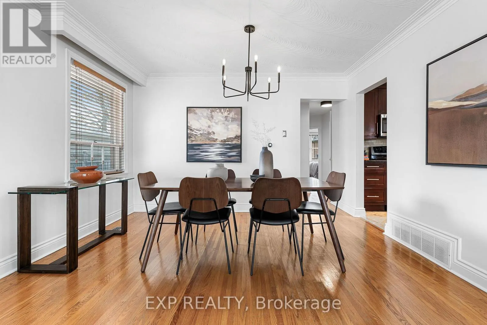 7 NORTHCREST ROAD