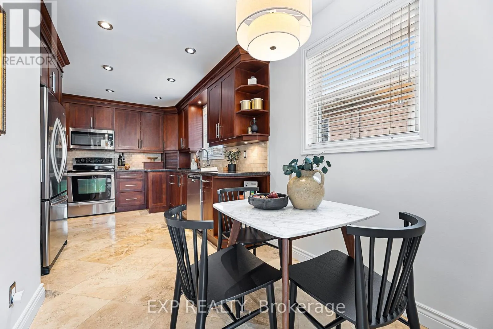 7 NORTHCREST ROAD
