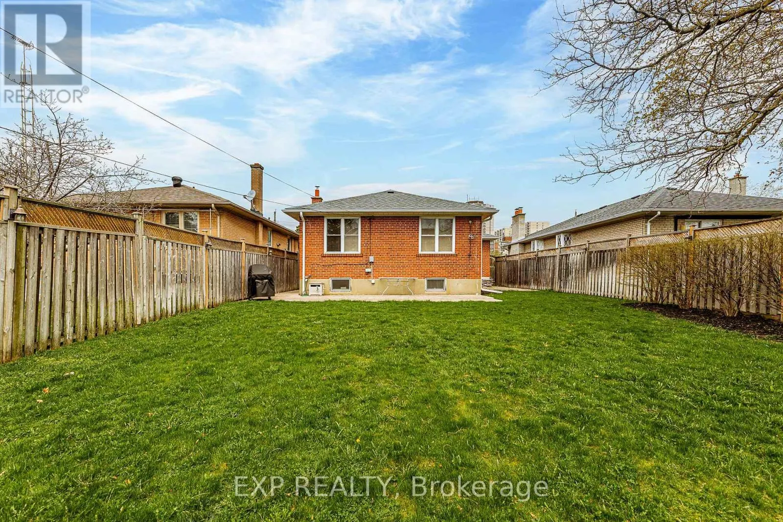 7 NORTHCREST ROAD