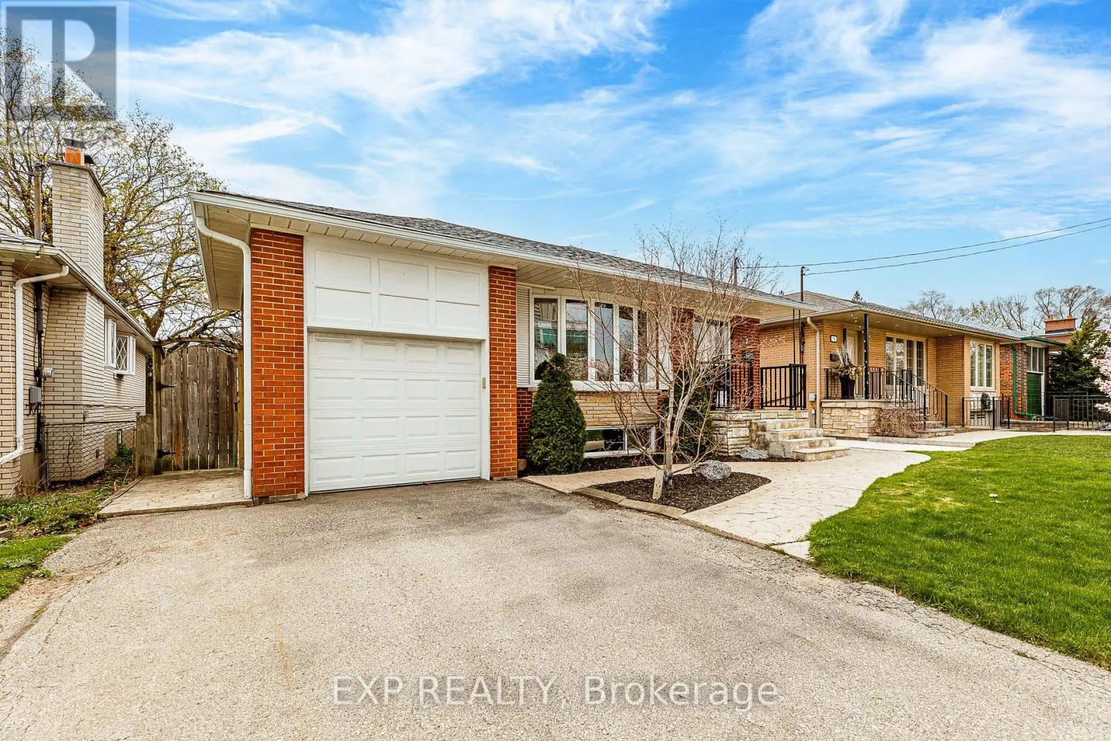 7 NORTHCREST ROAD