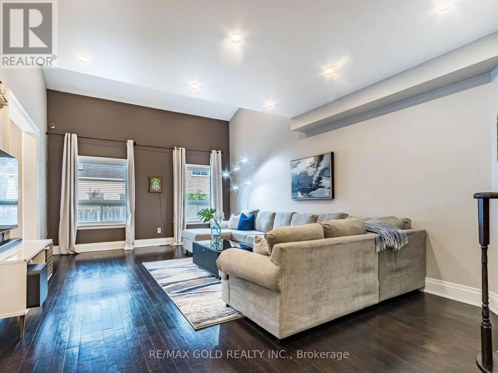 22 GAME CREEK CRESCENT